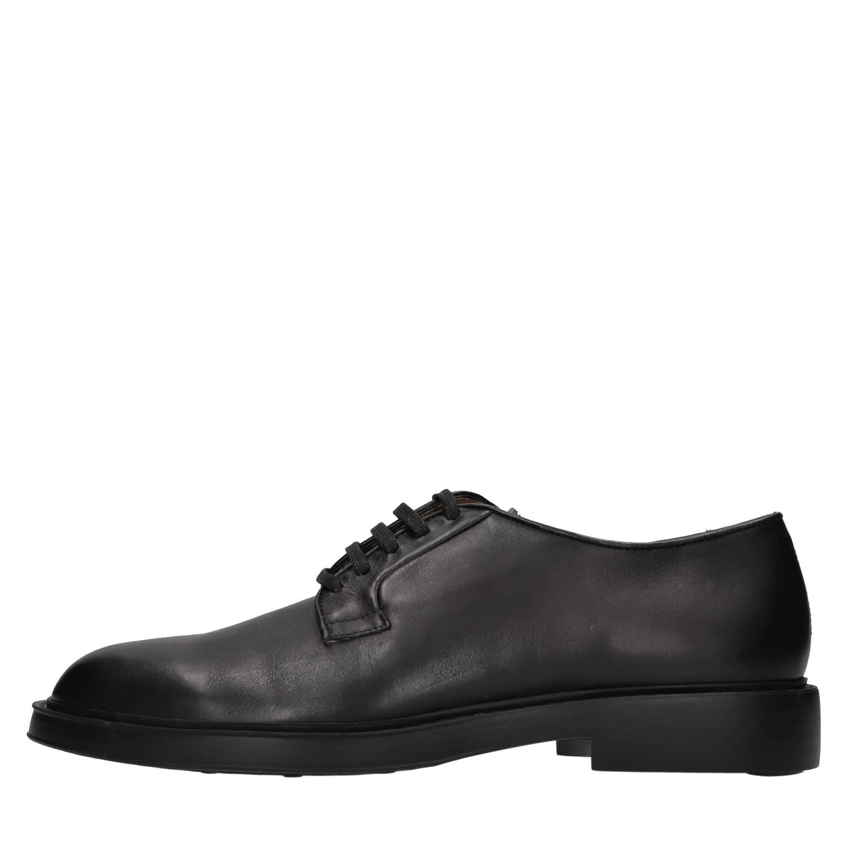 Stringate in pelle 