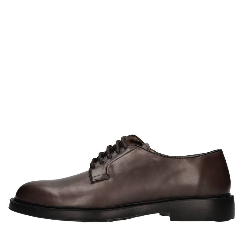 Stringate  in pelle 
