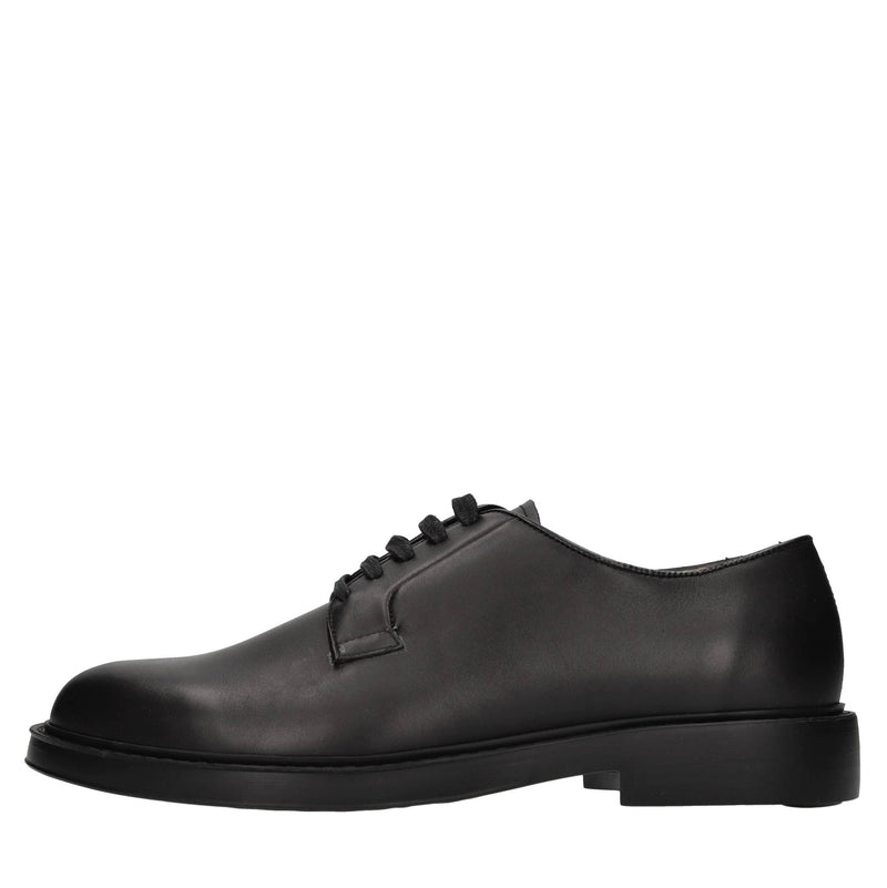 Stringate in pelle 
