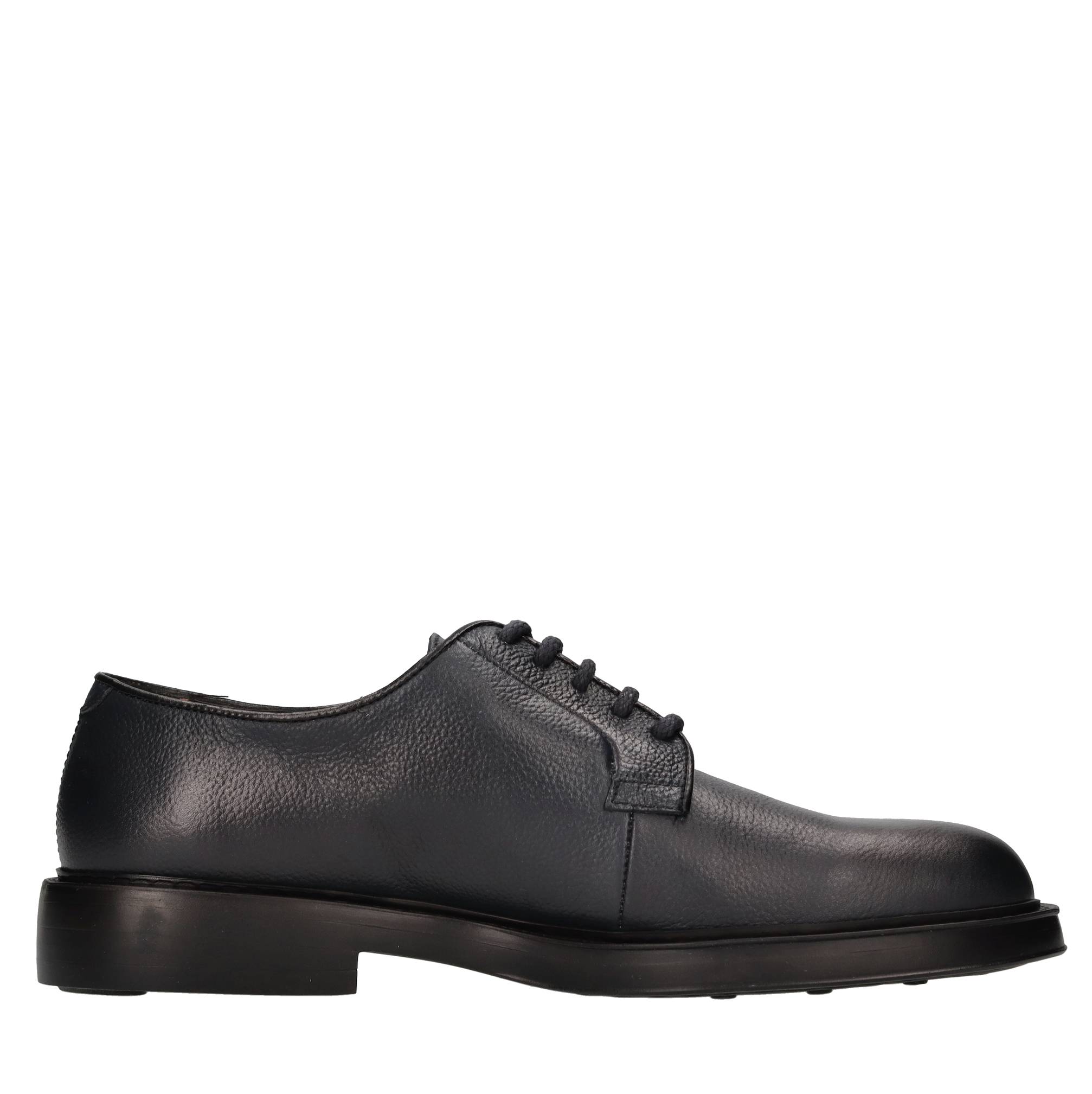 Stringate in pelle 