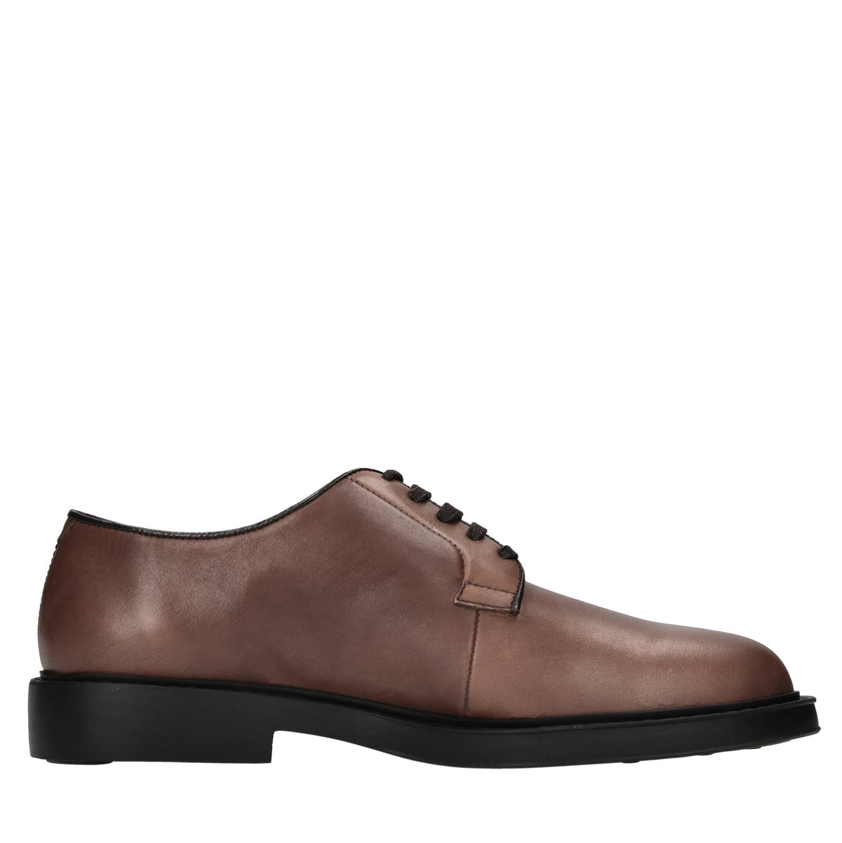 Stringate in pelle 