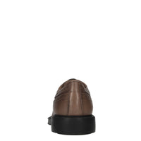Stringate in pelle 