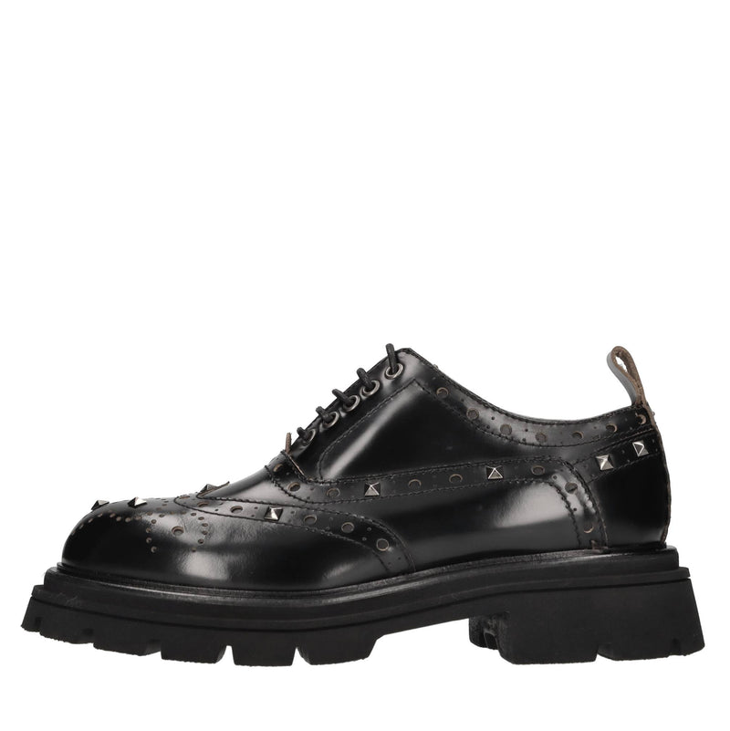 Stringate in pelle 