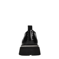 Stringate in pelle 