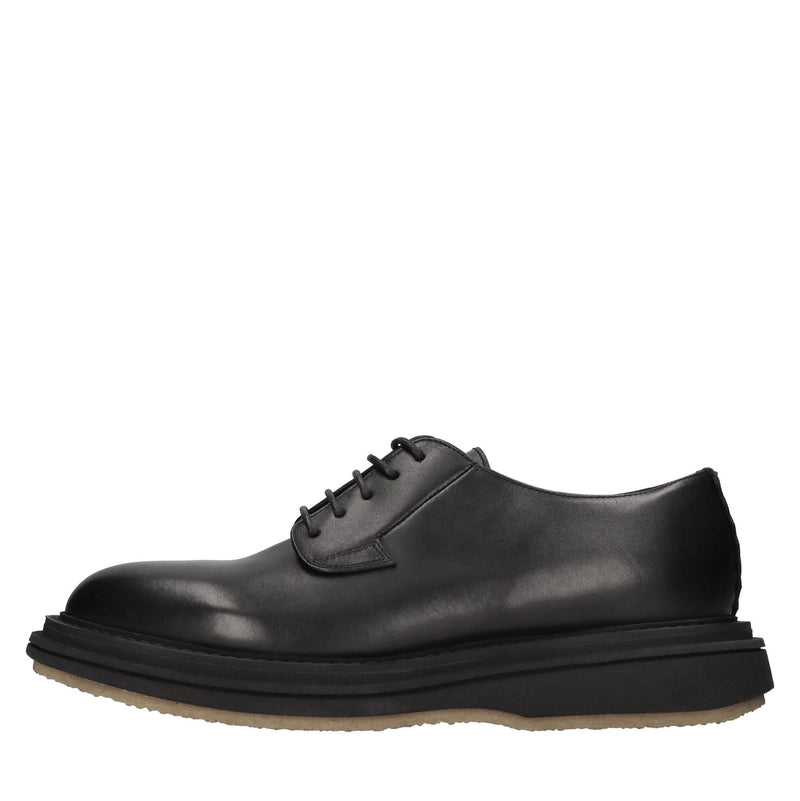 Stringate in pelle 