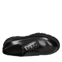 Stringate in pelle 