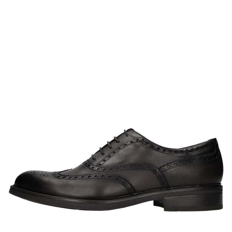 Stringate in pelle 