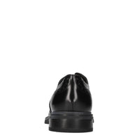 Stringate in pelle 