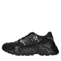 Sneakers in tessuto e altre materie 