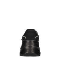 Sneakers in tessuto e altre materie 