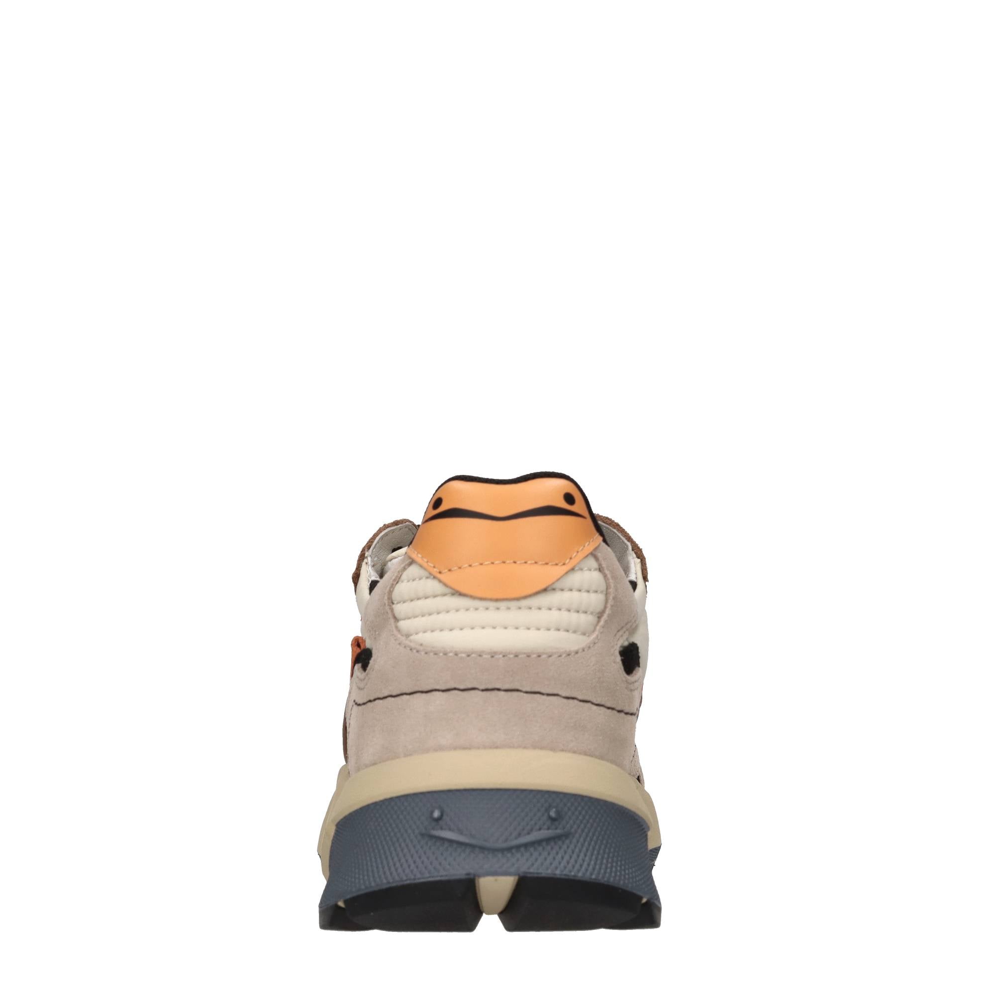 Sneakers in camoscio e tessuto 