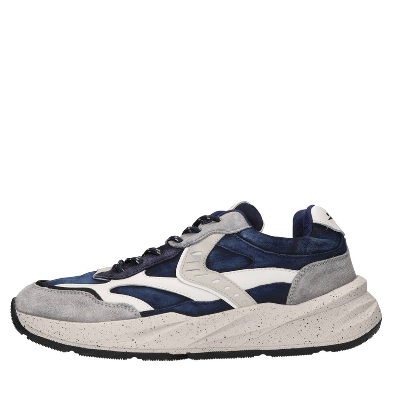 Sneakers in camoscio e tessuto 