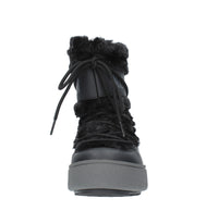 Stivaletti da neve modello LTRACK FAUX FUR MOON BOOT in ecopelliccia e nylon tecnico idrorepellente 