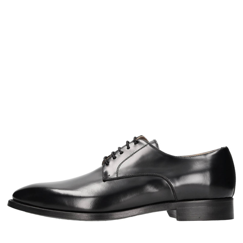 Stringate in pelle 