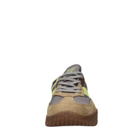 Sneakers in camoscio e tessuto 