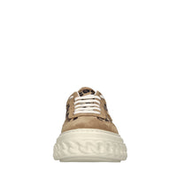 Sneakers in pelle scamosciata con una stampa effetto leopardo 