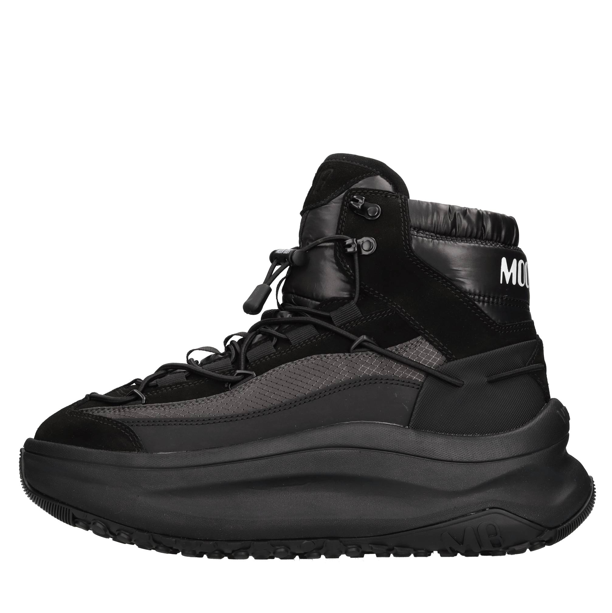 Sneakers in camoscio e tessuto 