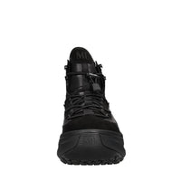 Sneakers in camoscio e tessuto 