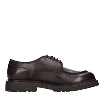 Stringate in pelle 
