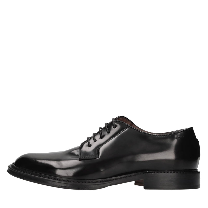 Stringate in pelle 