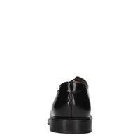Stringate in pelle 
