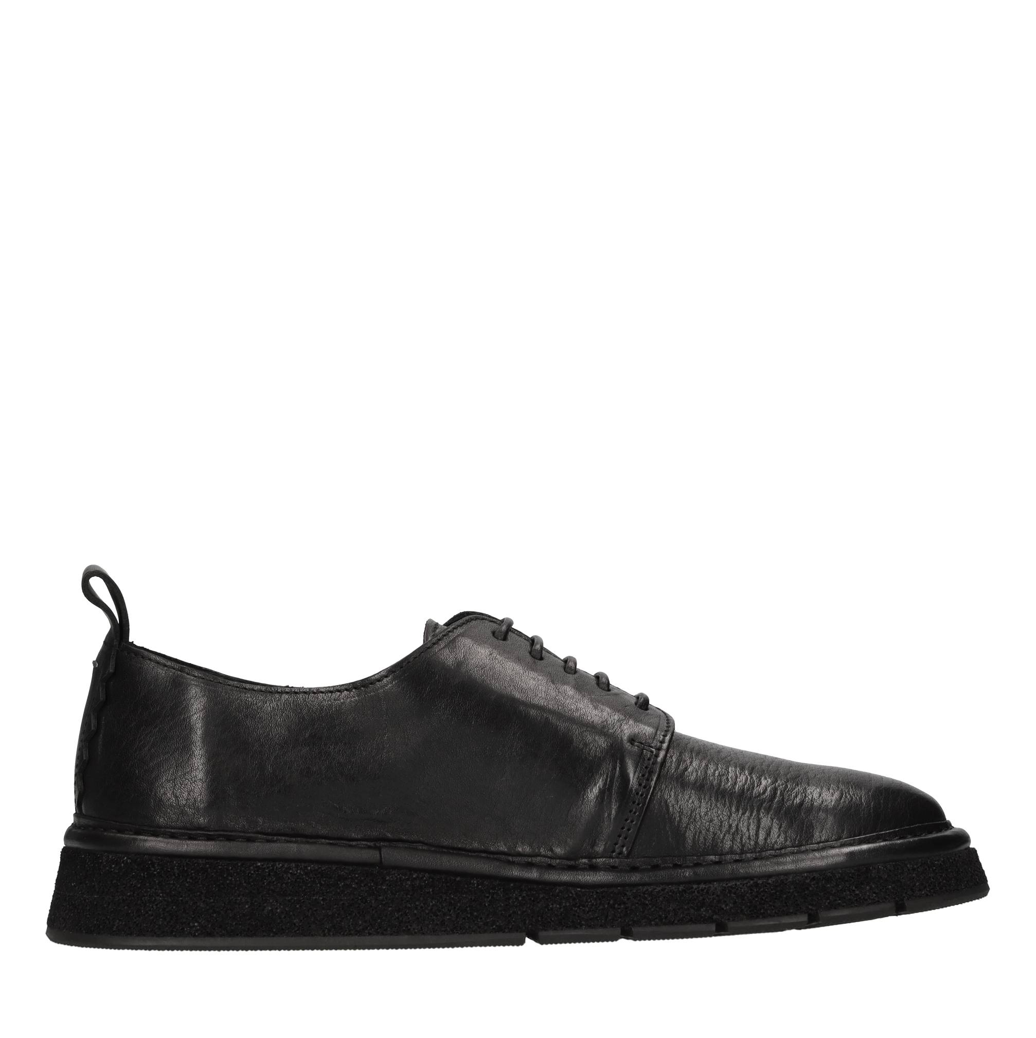 Stringate in pelle 