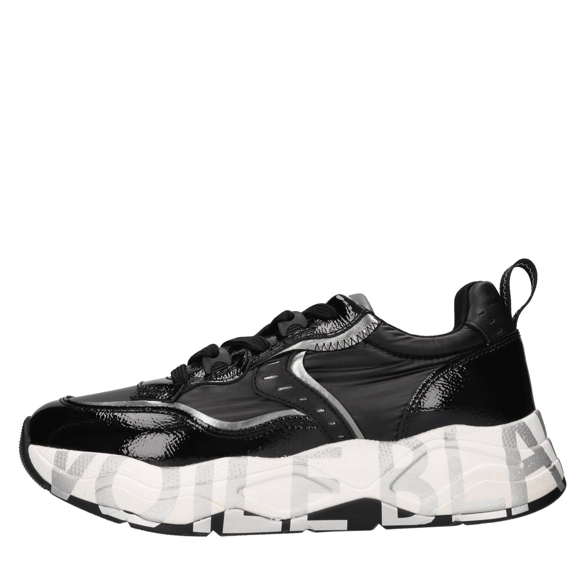 Sneakers in vernice e tessuto tecnico 