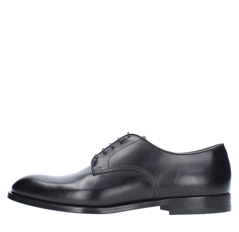Stringate in pelle 