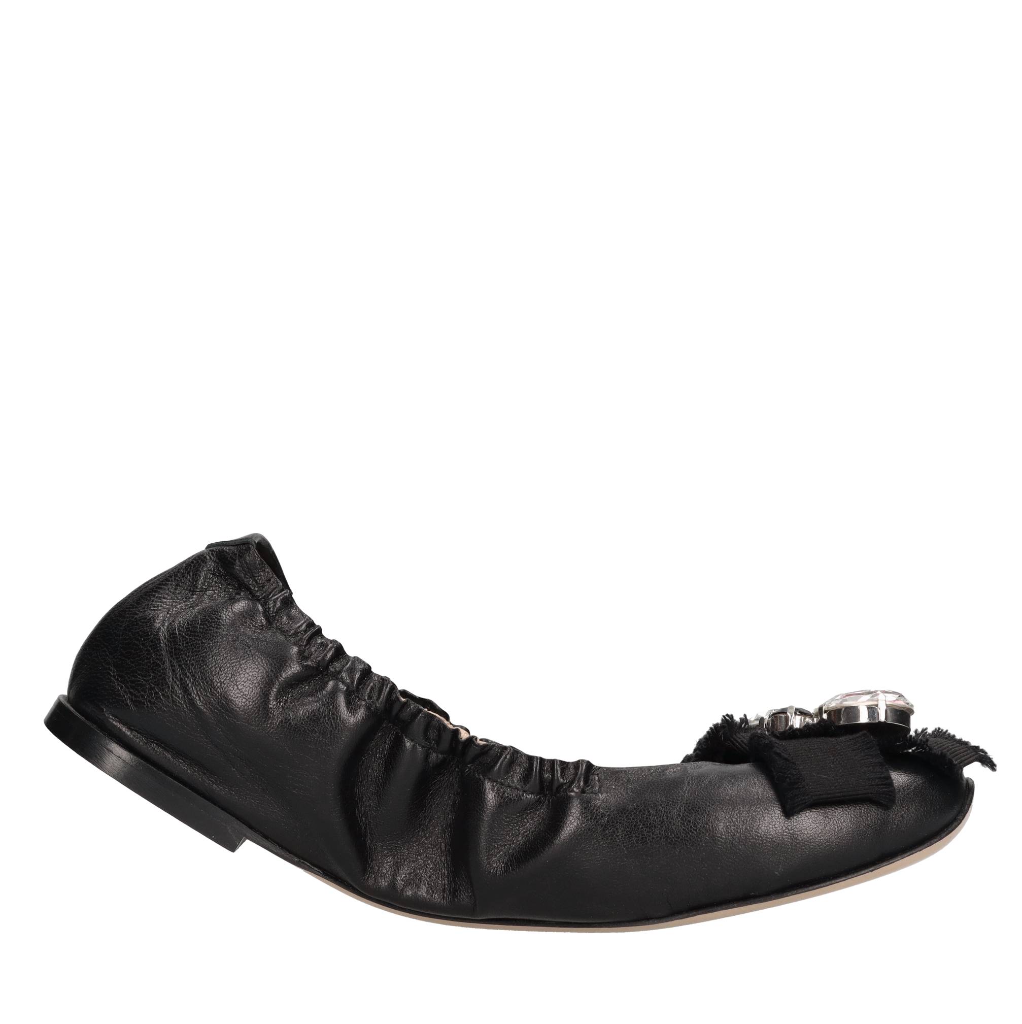 Ballerine in pelle con applicazioni gioiello 