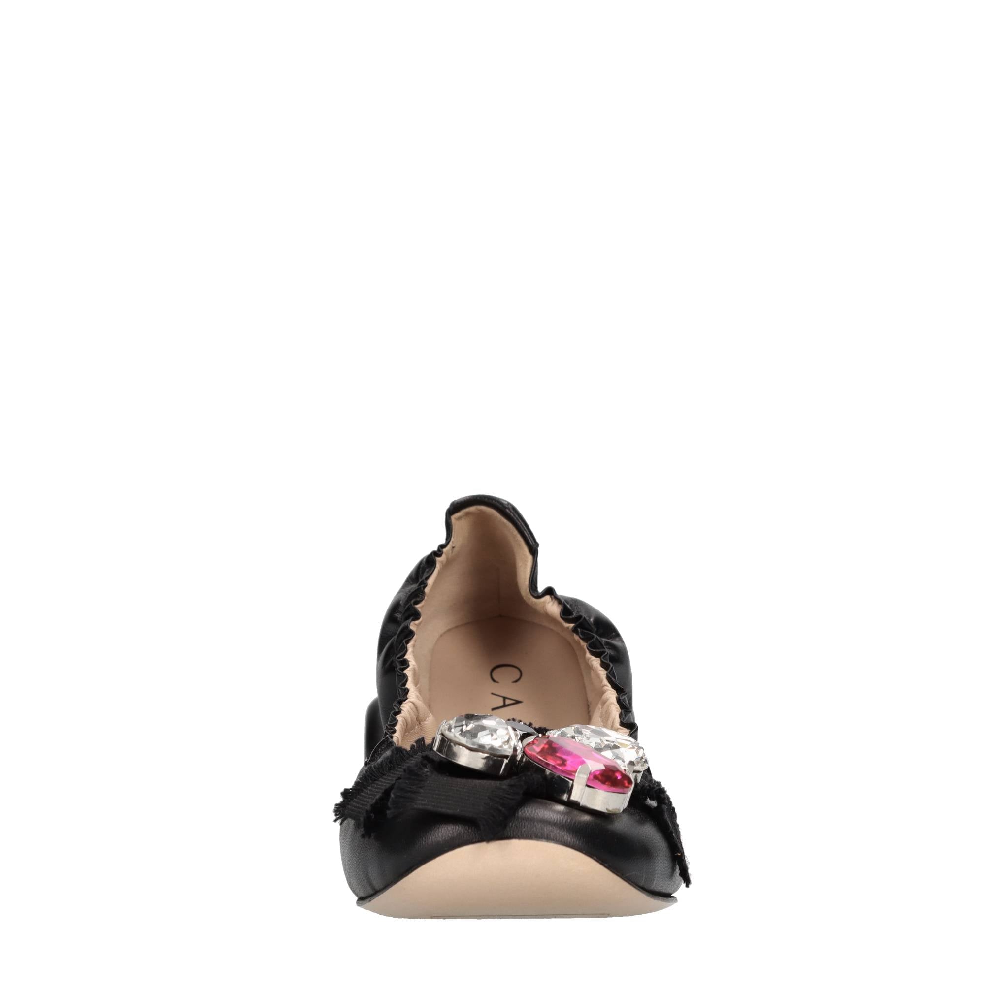 Ballerine in pelle con applicazioni gioiello 
