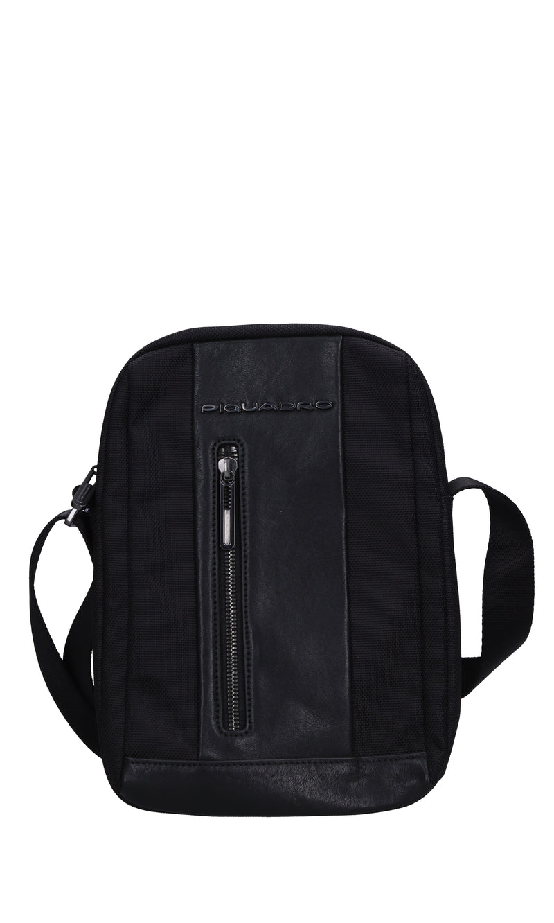 Borsa in pelle e tessuto 