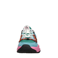 Sneakers in camoscio, ecopelle e tessuto 