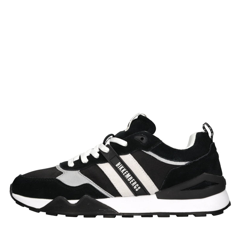 Sneakers in camoscio, ecopelle e tessuto 