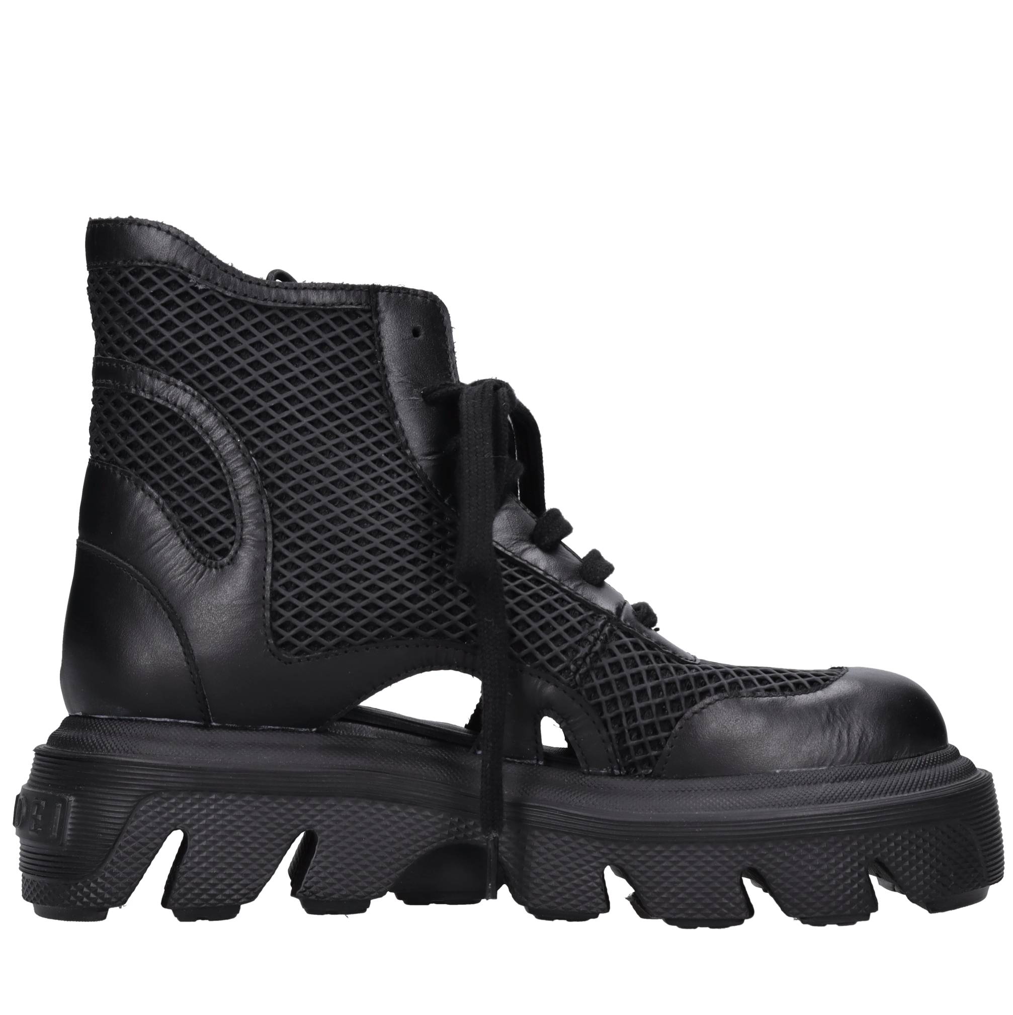 Sneakers in pelle e tessuto 