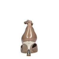 Décolleté slingback in vernice 