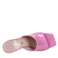 Mules in vernice 