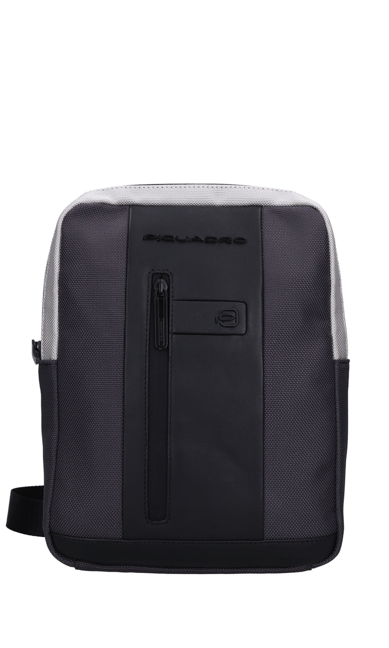 Borsa in tessuto e pelle 