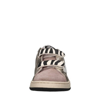 Sneakers in pelle camoscio e glitter 
