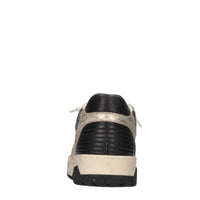 Sneakers in pelle. 