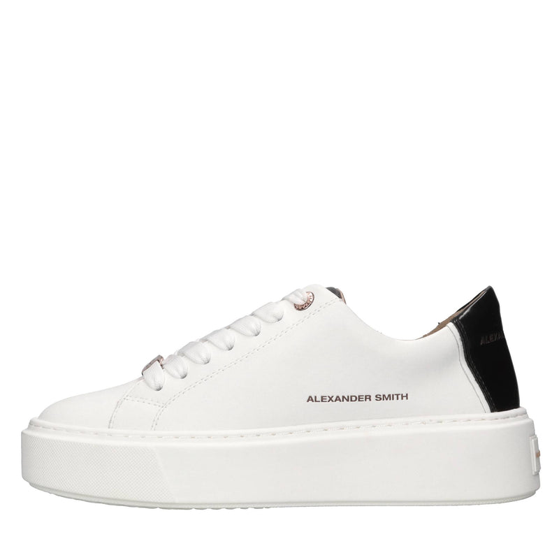 Sneakers in pelle ed ecopelle. 