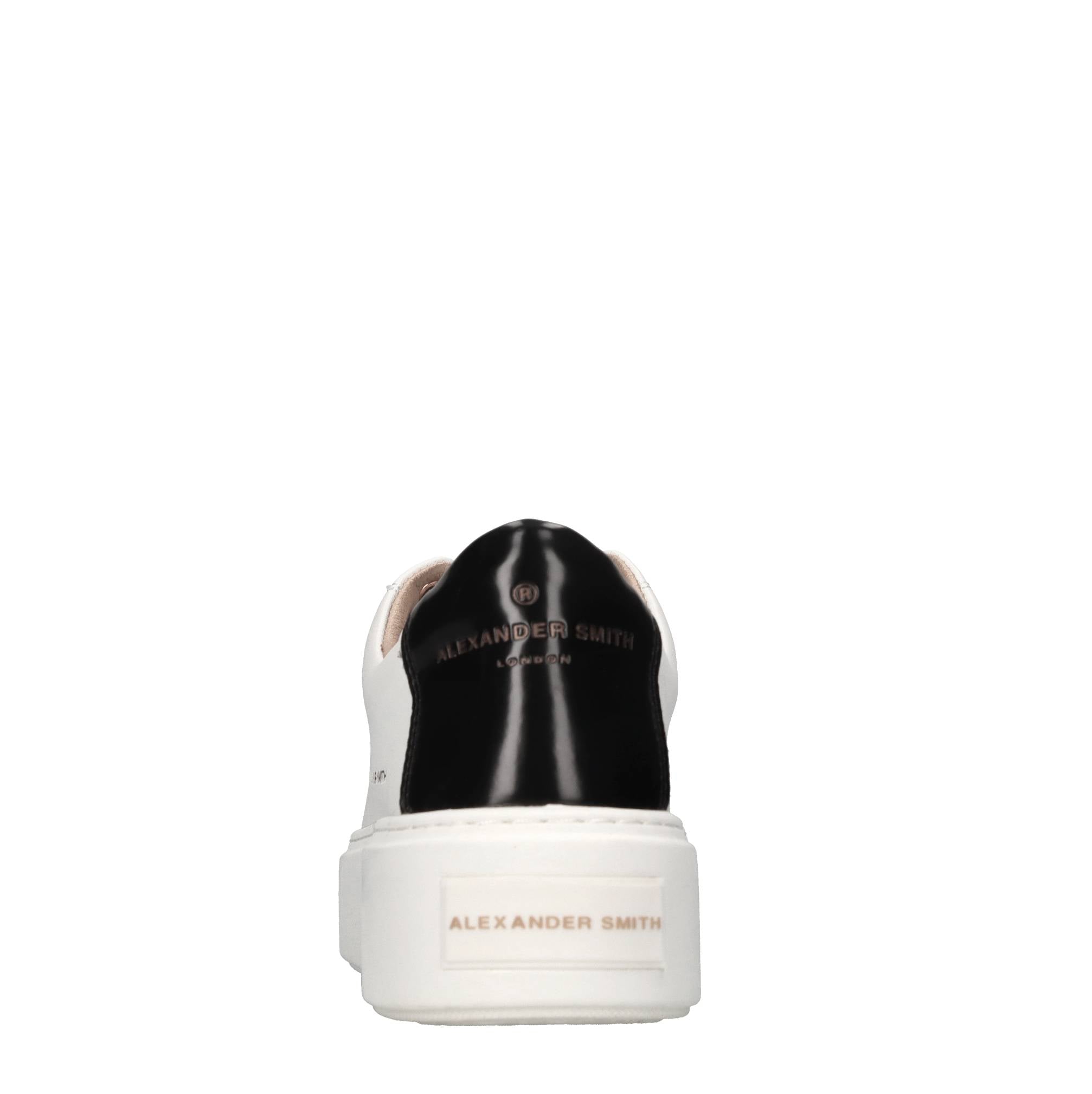 Sneakers in pelle ed ecopelle. 