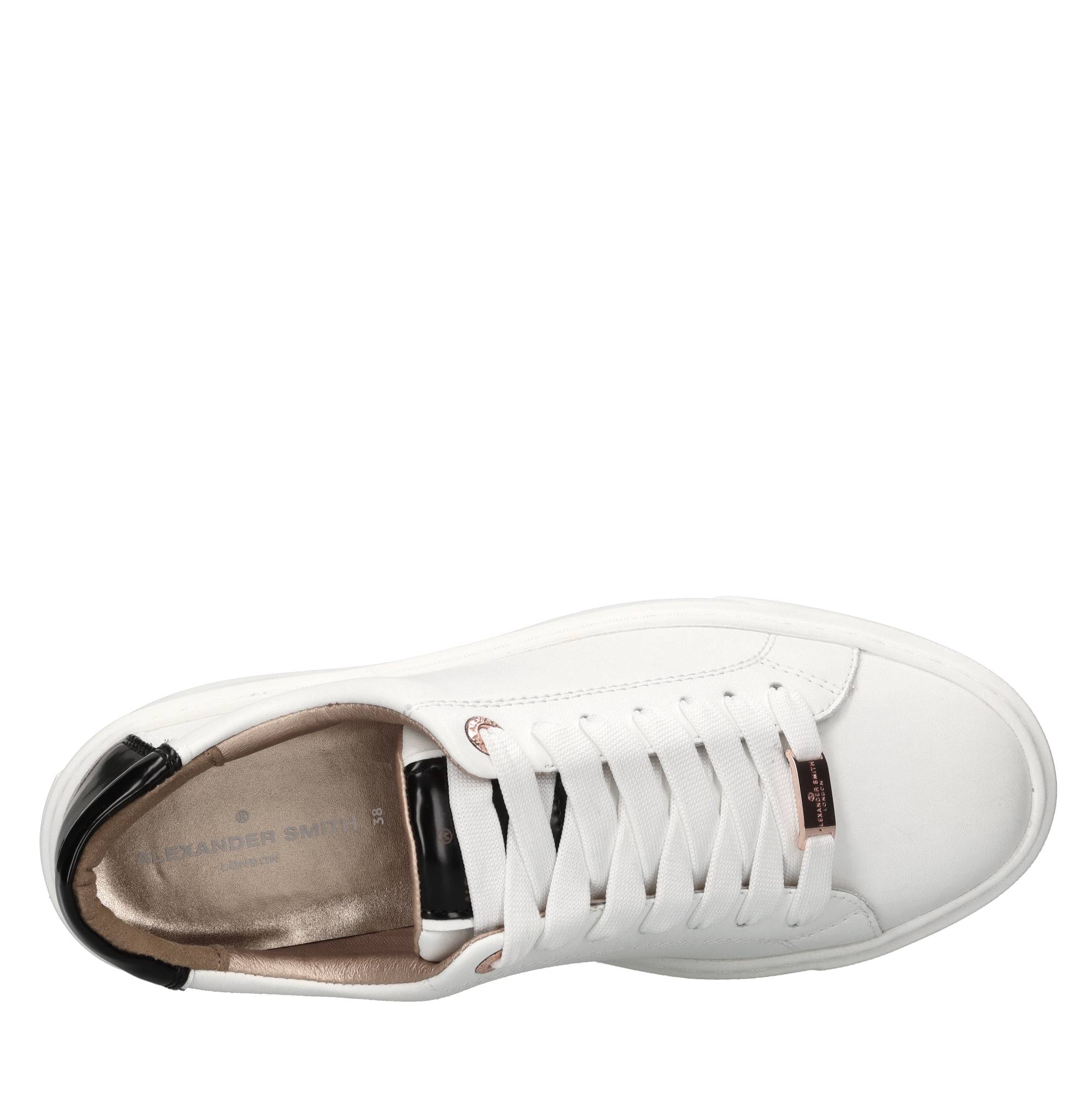 Sneakers in pelle ed ecopelle. 