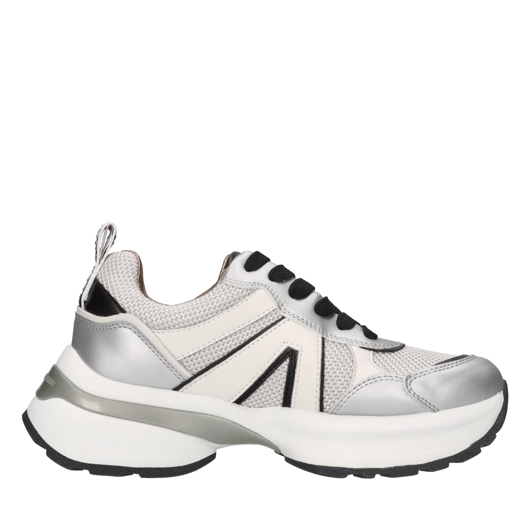 Sneakers in pelle, ecopelle e tessuto 