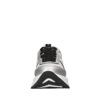 Sneakers in pelle, ecopelle e tessuto 