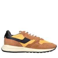 Sneakers in pelle camoscio e tessuto 