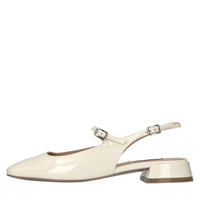 Décolleté slingback in vernice 