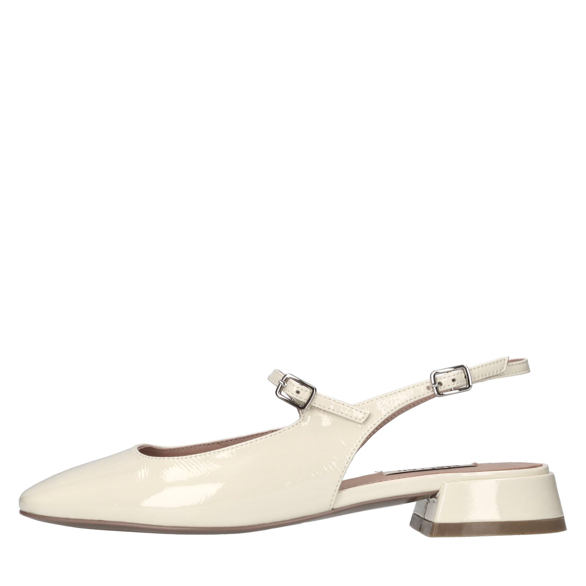 Décolleté slingback in vernice 