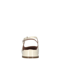 Décolleté slingback in vernice 
