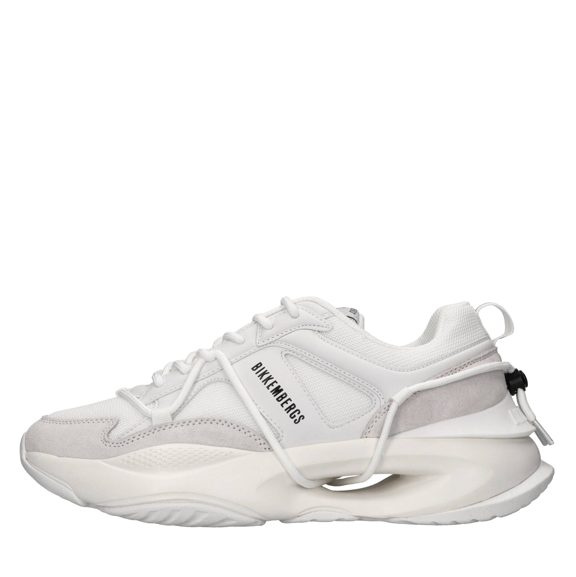 Sneakers in pelle,ecopelle e tessuto 