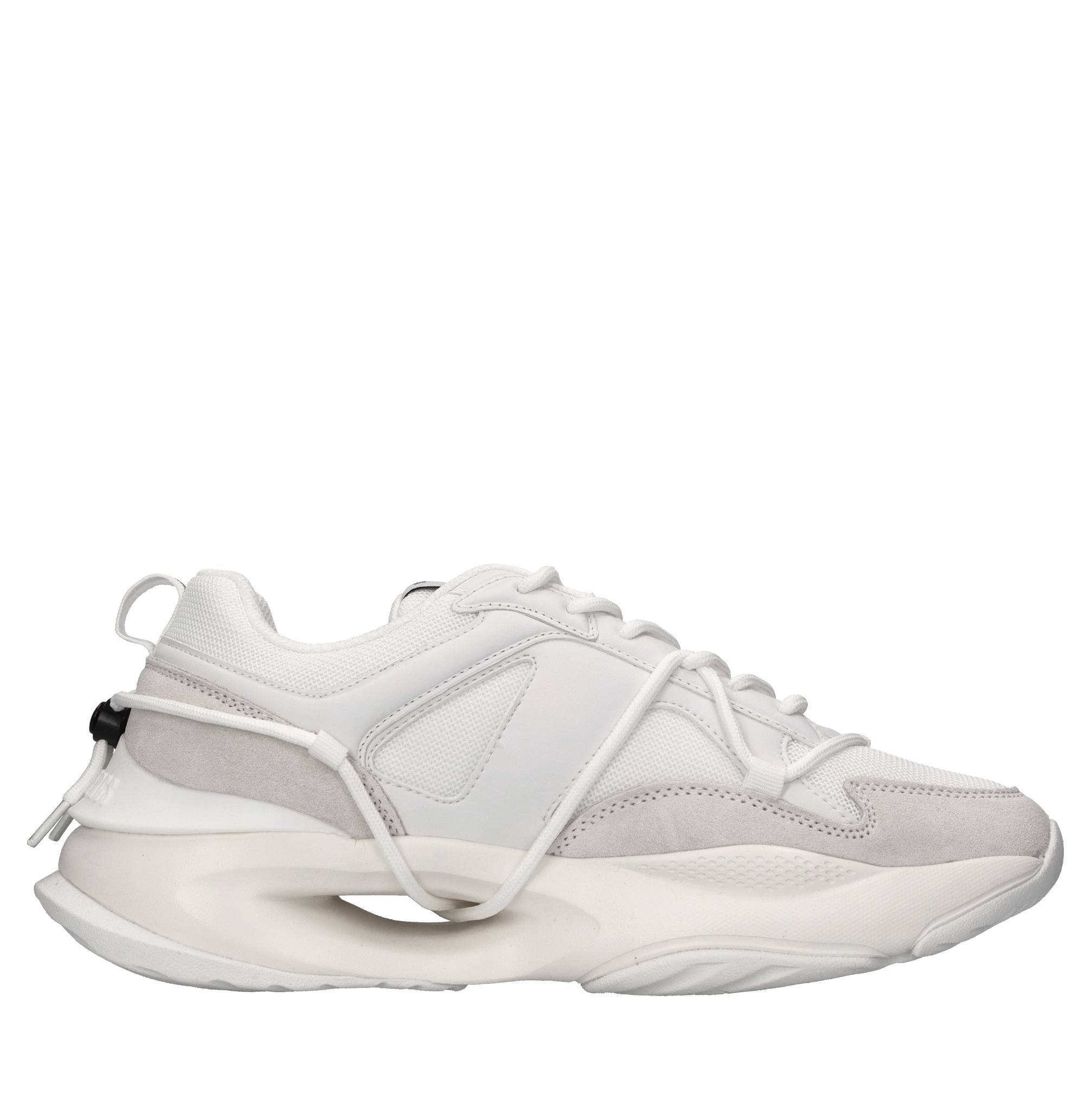 Sneakers in pelle,ecopelle e tessuto 